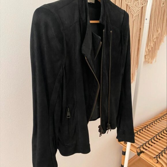 black coat - Picture 7 of 7